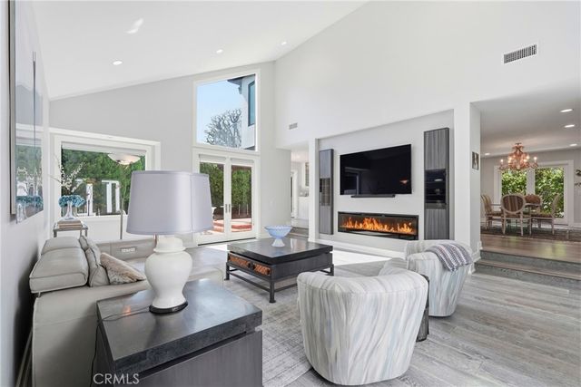 19545 Woodlands Dr, Huntington Beach, CA 92648