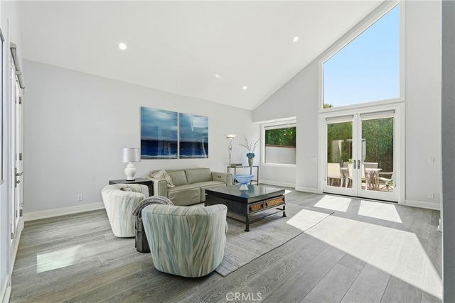 19545 Woodlands Dr, Huntington Beach, CA 92648