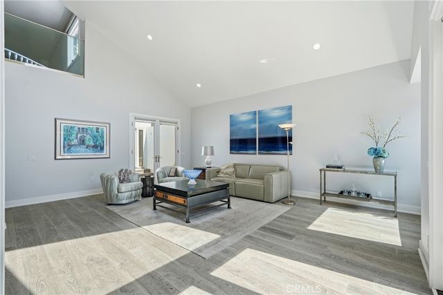 19545 Woodlands Dr, Huntington Beach, CA 92648