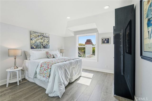 19545 Woodlands Dr, Huntington Beach, CA 92648