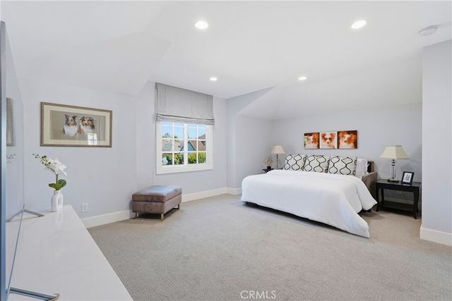 19545 Woodlands Dr, Huntington Beach, CA 92648