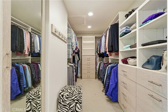 19545 Woodlands Dr, Huntington Beach, CA 92648