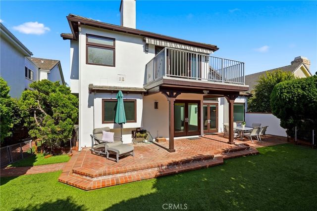 19545 Woodlands Dr, Huntington Beach, CA 92648