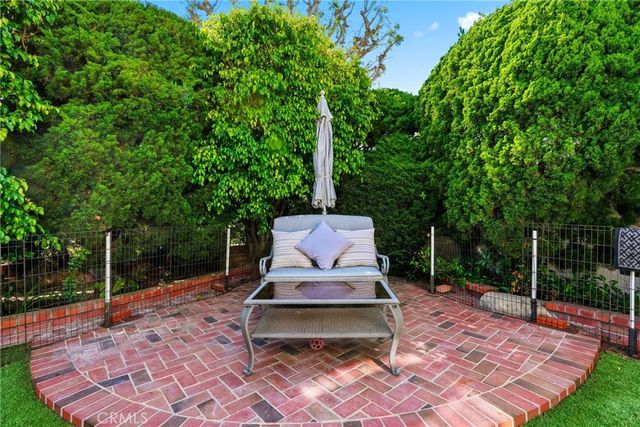 19545 Woodlands Dr, Huntington Beach, CA 92648