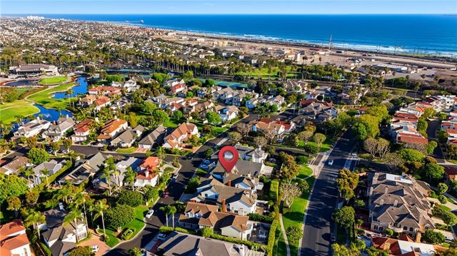 19545 Woodlands Dr, Huntington Beach, CA 92648