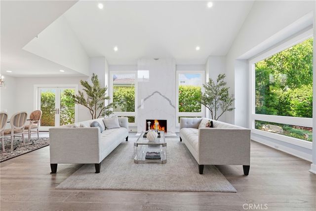 19545 Woodlands Dr, Huntington Beach, CA 92648