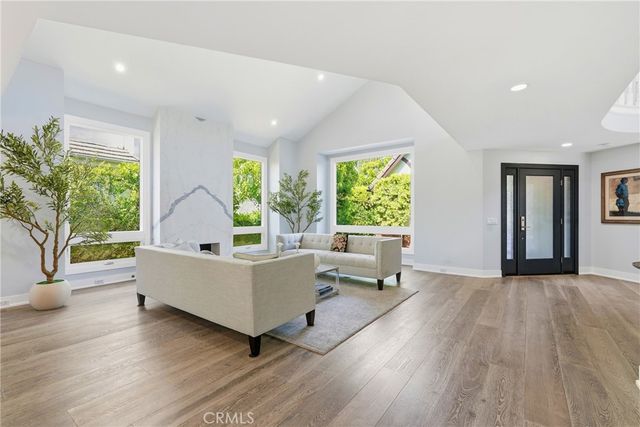 19545 Woodlands Dr, Huntington Beach, CA 92648