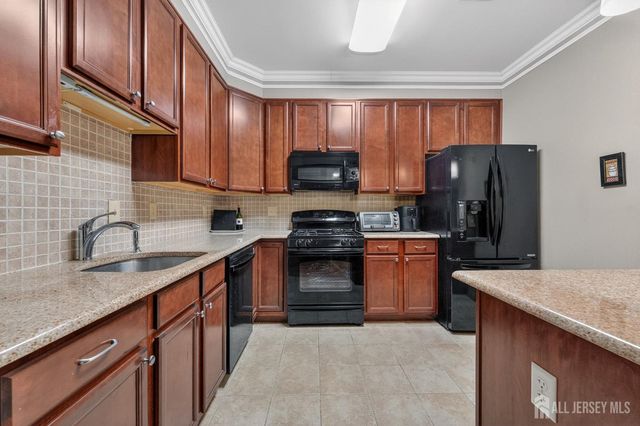 417 Regency Place, Woodbridge Proper, NJ 07095