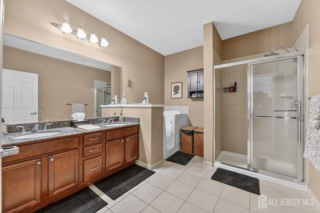 417 Regency Place, Woodbridge Proper, NJ 07095