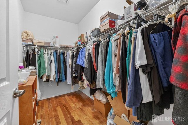 417 Regency Place, Woodbridge Proper, NJ 07095