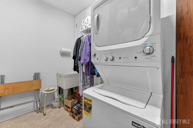 417 Regency Place, Woodbridge Proper, NJ 07095