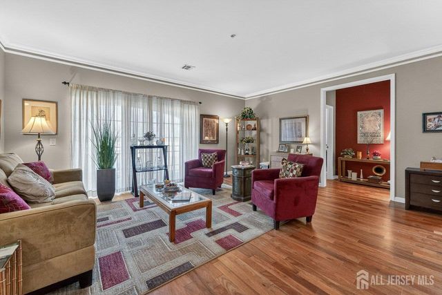 417 Regency Place, Woodbridge Proper, NJ 07095