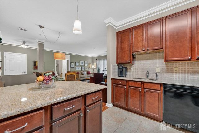 417 Regency Place, Woodbridge Proper, NJ 07095