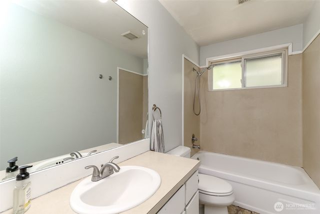 5314 193rd Avenue E, Lake Tapps, WA 98391