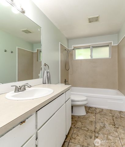 5314 193rd Avenue E, Lake Tapps, WA 98391