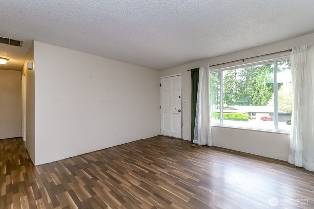 5314 193rd Avenue E, Lake Tapps, WA 98391