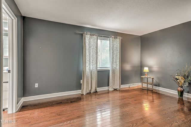 361 Belmont Drive 14, Bristol, TN 37620