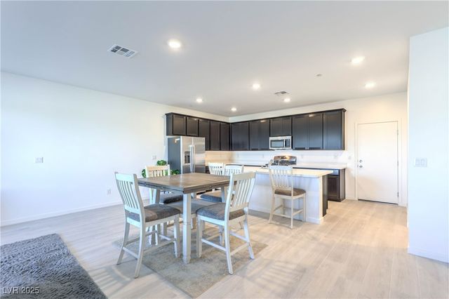 268 Walsh Peak Avenue, Henderson, NV 89015