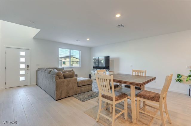 268 Walsh Peak Avenue, Henderson, NV 89015