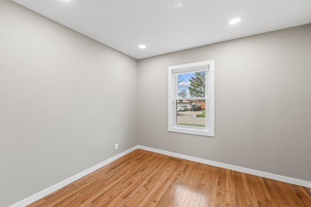 25 Mccabe Drive, Streamwood, IL 60107