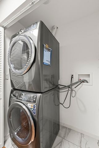 25 Mccabe Drive, Streamwood, IL 60107