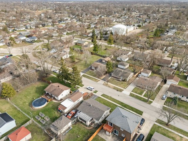 25 Mccabe Drive, Streamwood, IL 60107