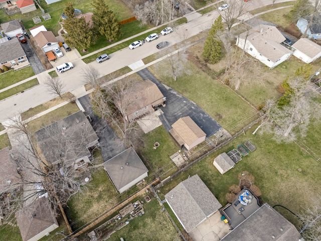 25 Mccabe Drive, Streamwood, IL 60107