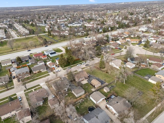 25 Mccabe Drive, Streamwood, IL 60107