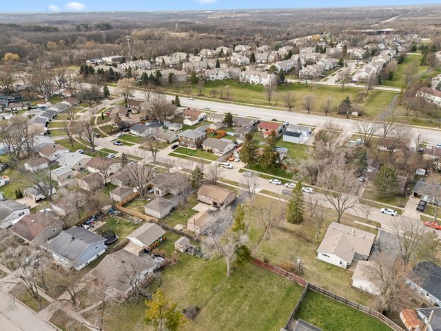 25 Mccabe Drive, Streamwood, IL 60107