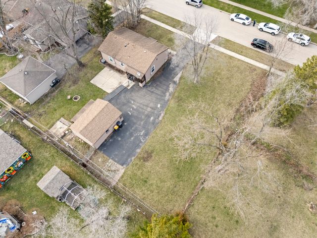 25 Mccabe Drive, Streamwood, IL 60107