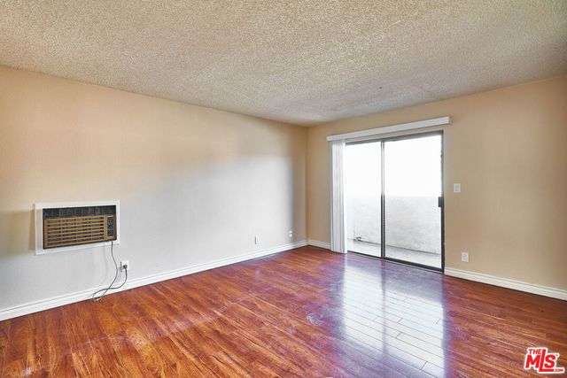 820 S St Andrews Place 203, Los Angeles, CA 90005