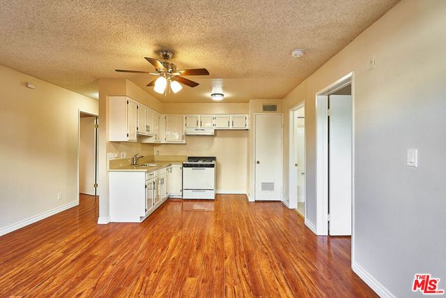 820 S St Andrews Place 203, Los Angeles, CA 90005