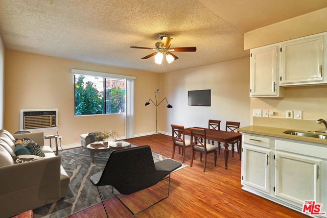 820 S St Andrews Place 203, Los Angeles, CA 90005