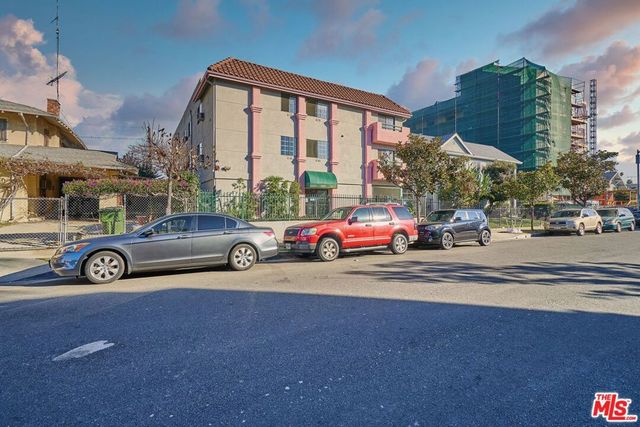 820 S St Andrews Place 203, Los Angeles, CA 90005