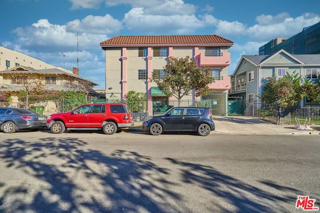 820 S St Andrews Place 203, Los Angeles, CA 90005