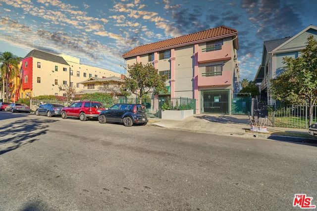 820 S St Andrews Place 203, Los Angeles, CA 90005