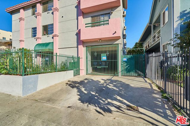 820 S St Andrews Place 203, Los Angeles, CA 90005