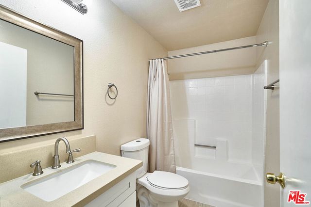 820 S St Andrews Place 203, Los Angeles, CA 90005
