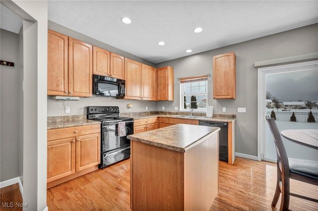 6245 W Breezeway Drive, North Ridgeville, OH 44039