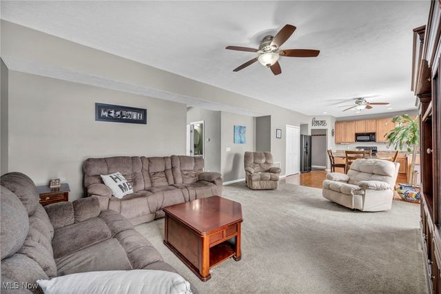 6245 W Breezeway Drive, North Ridgeville, OH 44039