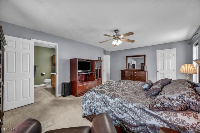 6245 W Breezeway Drive, North Ridgeville, OH 44039