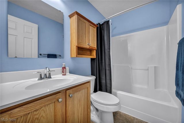 6245 W Breezeway Drive, North Ridgeville, OH 44039