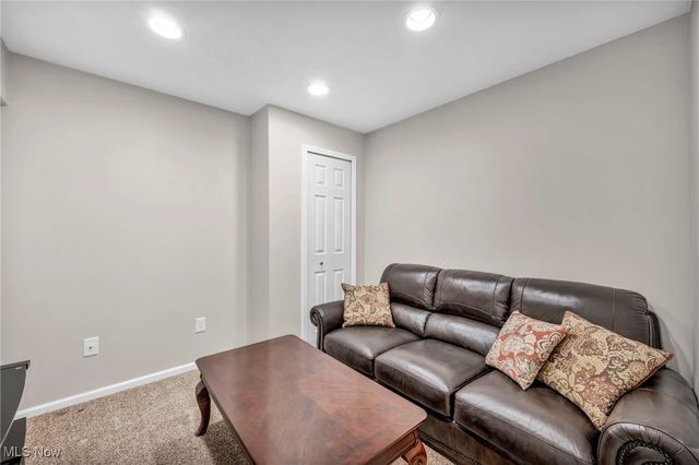 6245 W Breezeway Drive, North Ridgeville, OH 44039