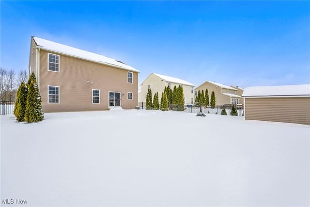 6245 W Breezeway Drive, North Ridgeville, OH 44039