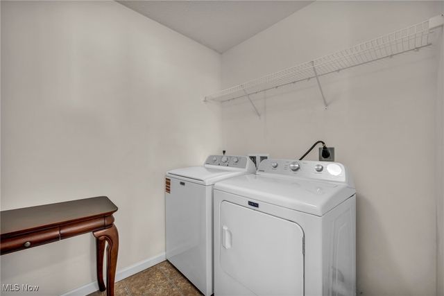 6245 W Breezeway Drive, North Ridgeville, OH 44039