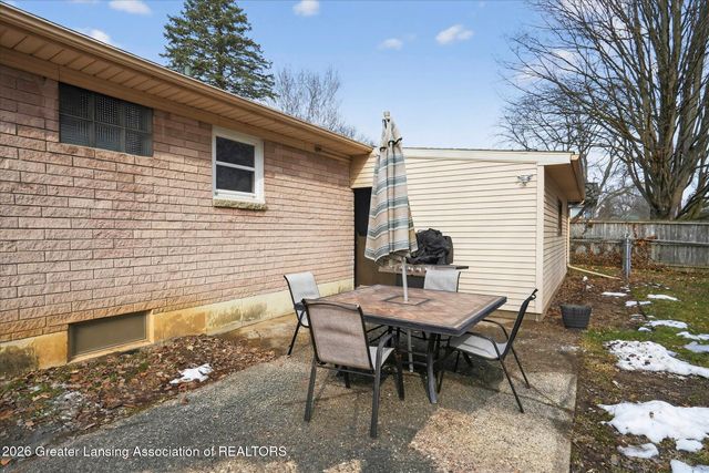 5816 Beuna Parkway, Haslett, MI 48840