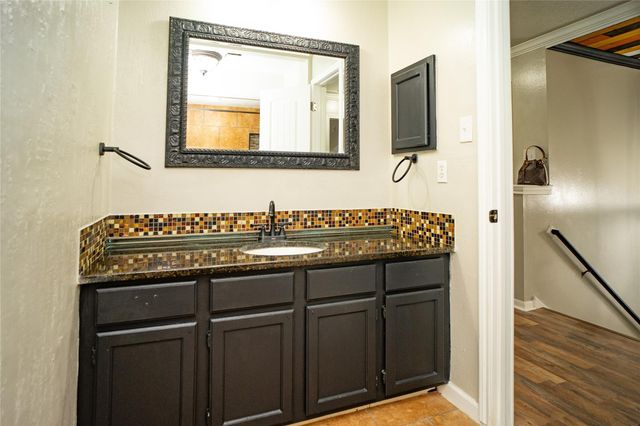 2956 Waterloo Road, Pearland, TX 77581