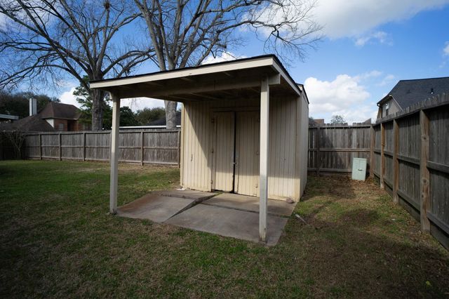 2956 Waterloo Road, Pearland, TX 77581