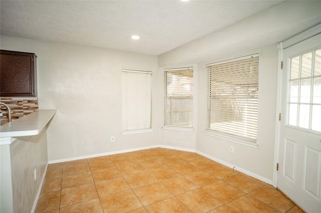 2956 Waterloo Road, Pearland, TX 77581