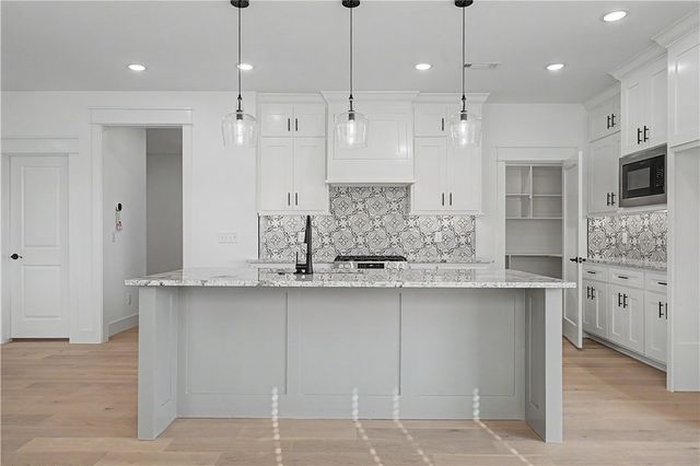 6603 SW Basswood Avenue, Bentonville, AR 72713